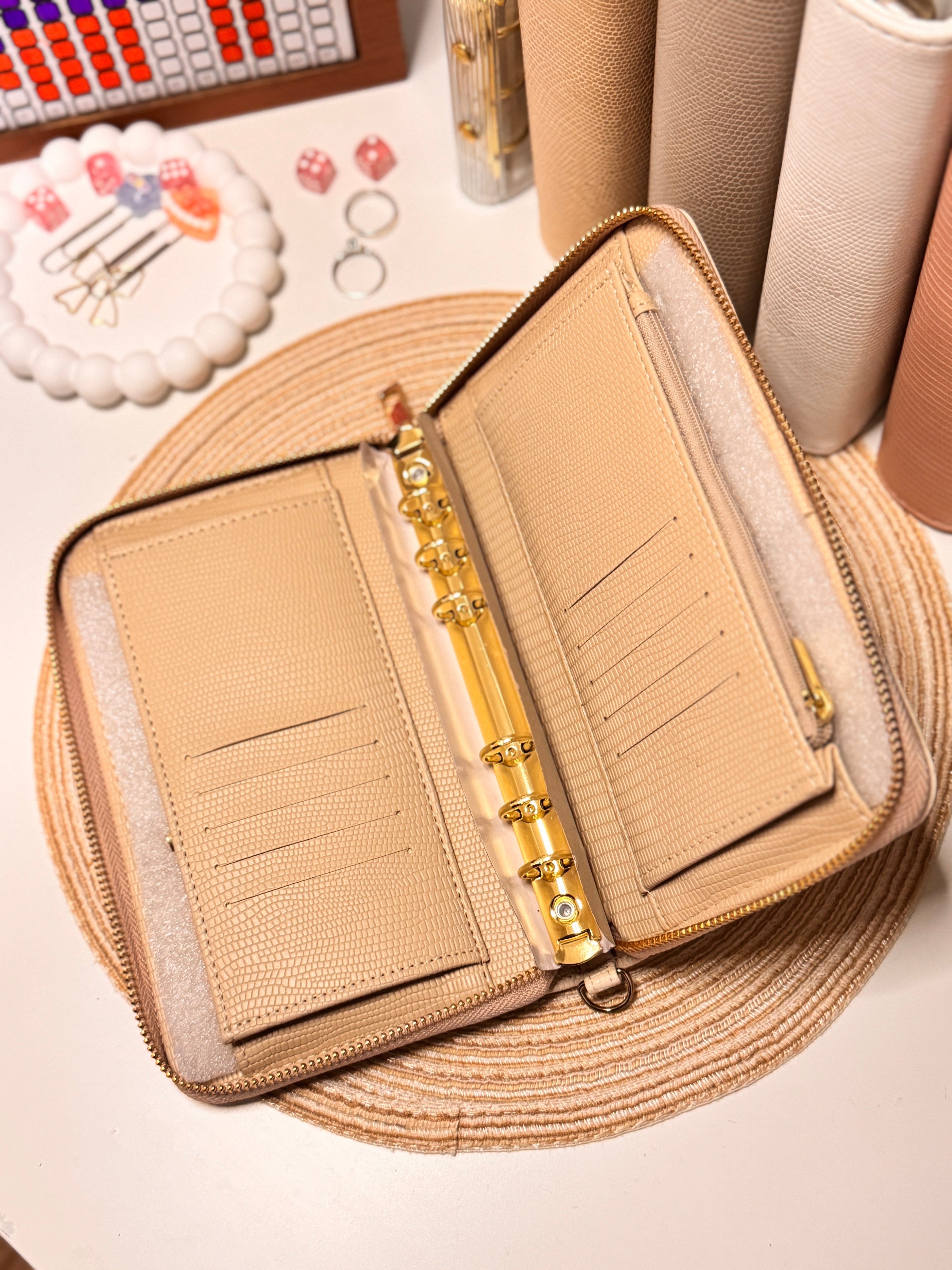 A6 peněženka - krémová